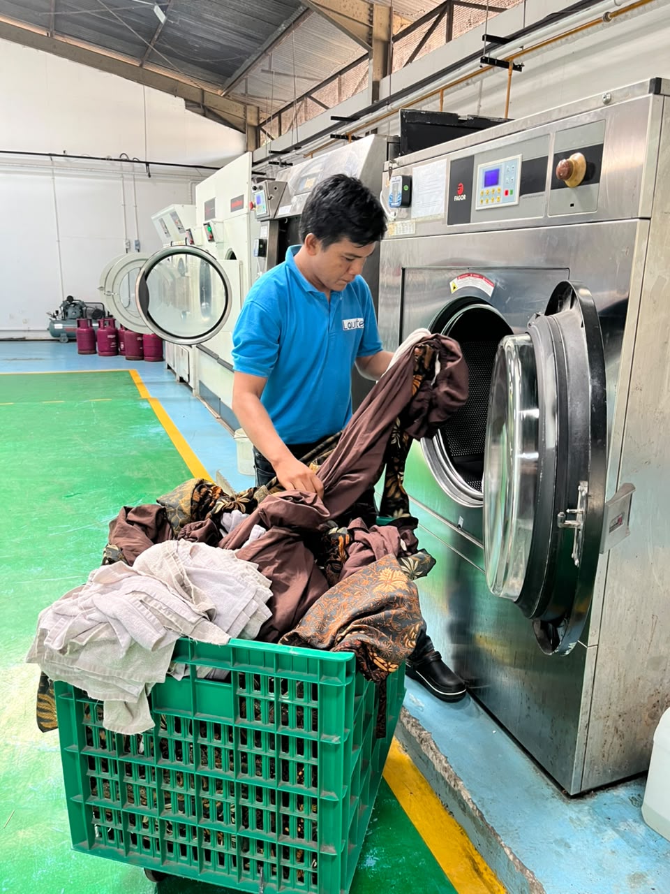 Proses Mesin Industrial Laundry Launtec